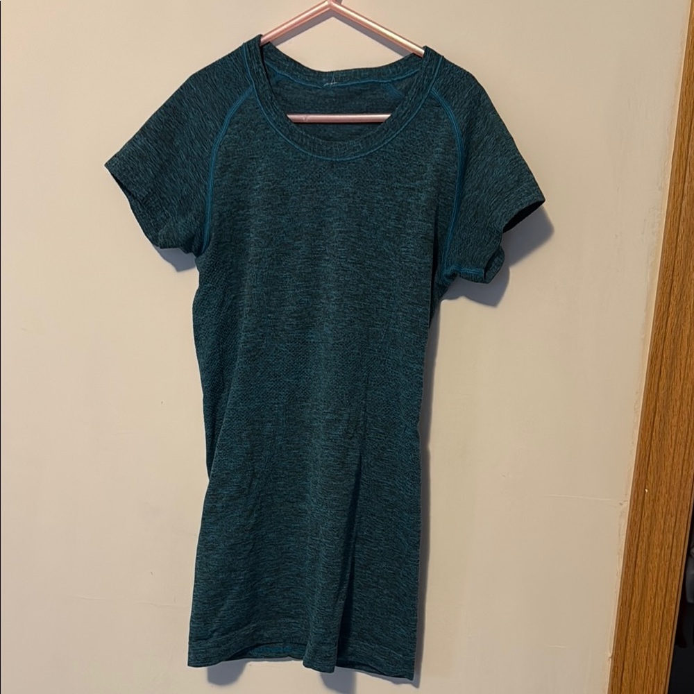 Lululemon Athletica Green Fitted Short Sleeve Tee